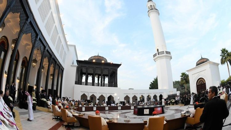 مجلس حكماء المسلمين ينعي قداسة البابا فرنسيس 