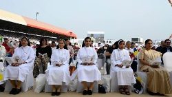 Cattholic nuns attend Holy Mass presided over by Pope Francis in Bahrain