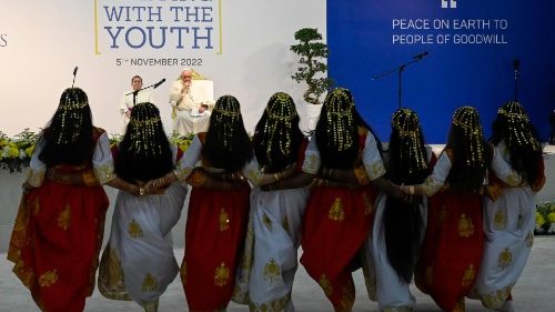 Der Papst wurde mit einem traditionellen Tanz begrüßt