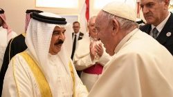 2022.11.06. Viaggio Apostolico nel Regno del Bahrein - Cerimonia di Congedo