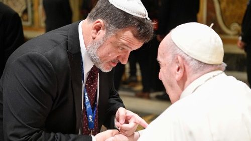 Il Papa: ebrei e cristiani possono agire insieme e aprire vie di pace