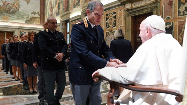 Papa amekutana na Kurugenzi kuu ya Polisi  kupambana na uhalifu