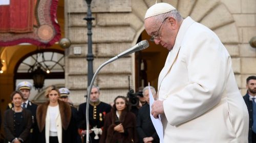 Il pianto e la commozione del Papa per le sofferenze del popolo ucraino in Piazza di Spagna