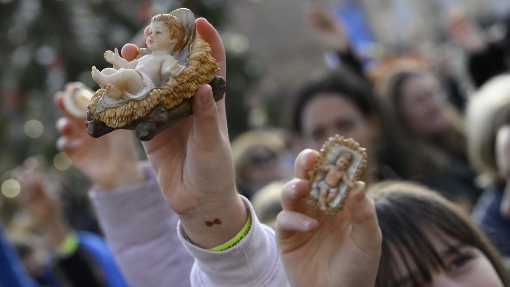 22.12.11 Angelus Benedizione Bambinelli