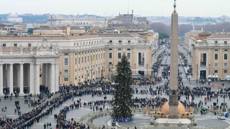 I funerali di Benedetto XVI si terranno giovedì mattina in Piazza San Pietro 