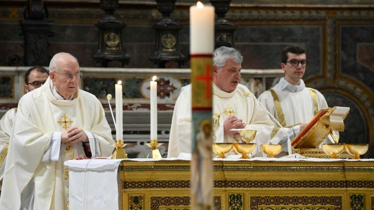 Mshumaa wa Pasaka ni kielelezo cha Kristo Mfufuka