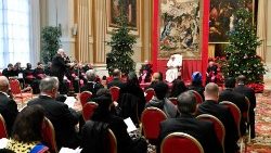 جوفانيولي: البابا يدعو إلى مبادرة سلام عالمية تجاوباً مع أزمة النظام الدولي