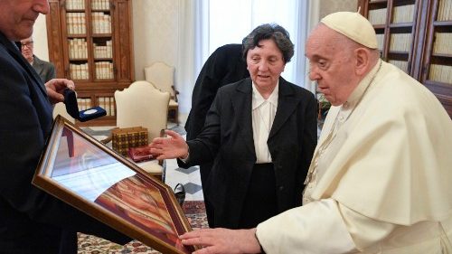 Papst: Soziale Probleme mit „Waffe der Nächstenliebe“ angehen