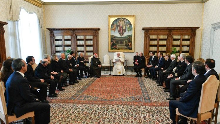 教宗接見西班牙薩拉曼卡國際關係學院的學者