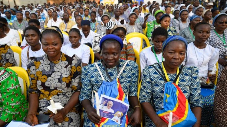 Papa alpotembelea Congo Dr