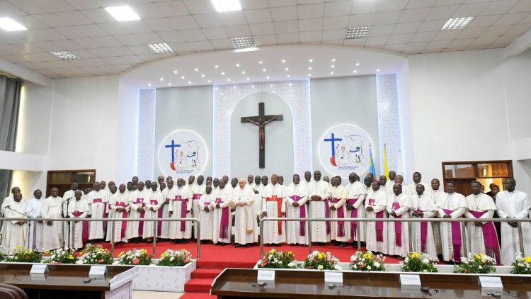 البابا فرنسيس يختتم زيارته الرسولية إلى جمهورية الكونغو الديمقراطية بلقاء مجلس الأساقفة