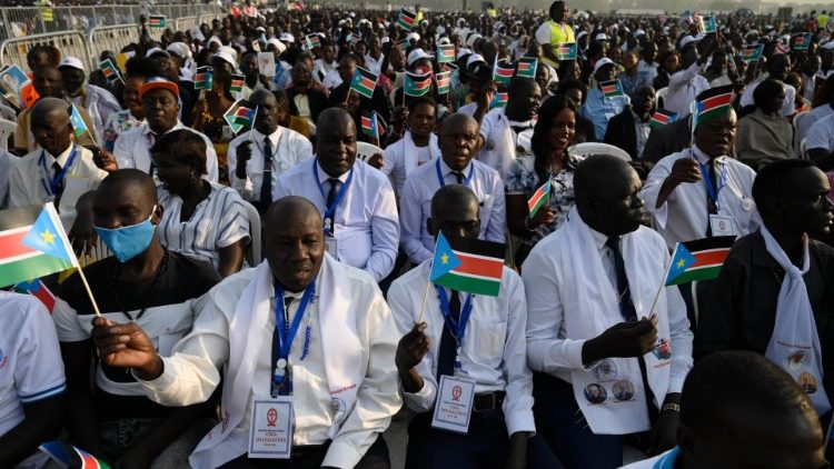 South Sudanese Catholics gather for Mass with Pope Francia