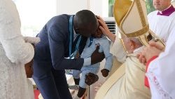 البابا فرنسيس يحتفل بالذبيحة الإلهية في جوبا مختتمًا زيارته الرسوليّة إلى جنوب السودان 