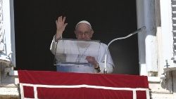 Il saluto di Papa Francesco all'Angelus