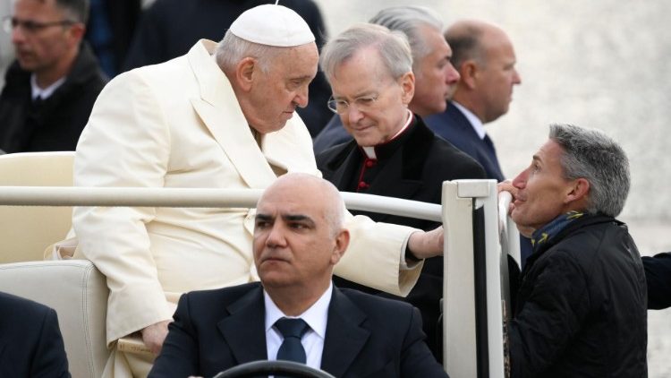 Z r&aacute;n vyrastaj&uacute; l&uacute;če svetla