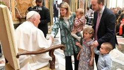 教宗接見聖座平信徒、家庭和生命部全體大會與會者
