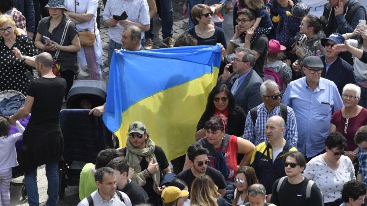 Ukraine-Flagge beim Regina Caeli vom 23.04.2023