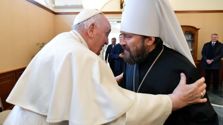 Ferenc pápa a nunciatúrán fogadta Hilarion ortodox metropolitát