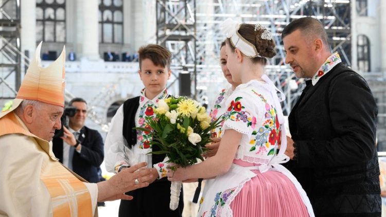 Ekaristi Takatifu ni chakula cha maisha ya uzima wa milele