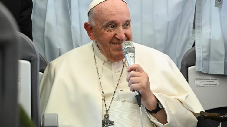 Пресс-конференция Папы Франциска (30 апреля 2023 г.)