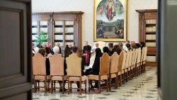O Papa em audiência em maio passado com os membros da Pontifícia Comissão para a Tutela dos Menores