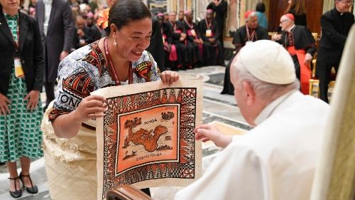 Papst: Caritas-Arbeit muss Christus als Mitte haben