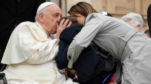 Il nuovo abbraccio del Papa a poveri e malati dell'Ungheria