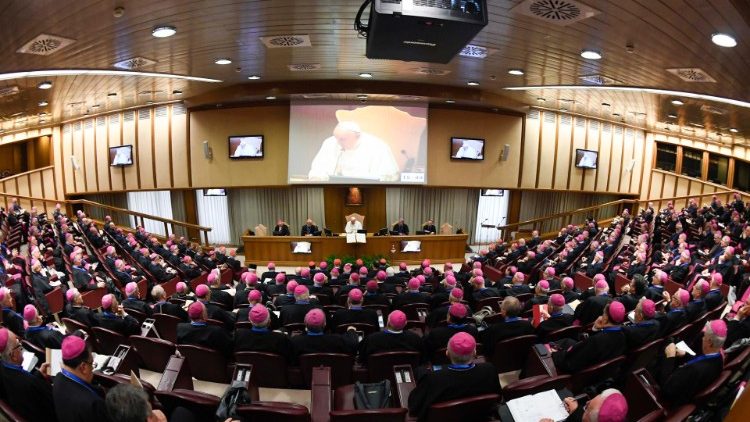 Il Papa in dialogo con i vescovi della CEI