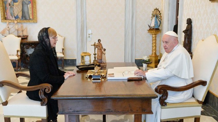 教宗接见斯洛文尼亚总统穆萨尔
