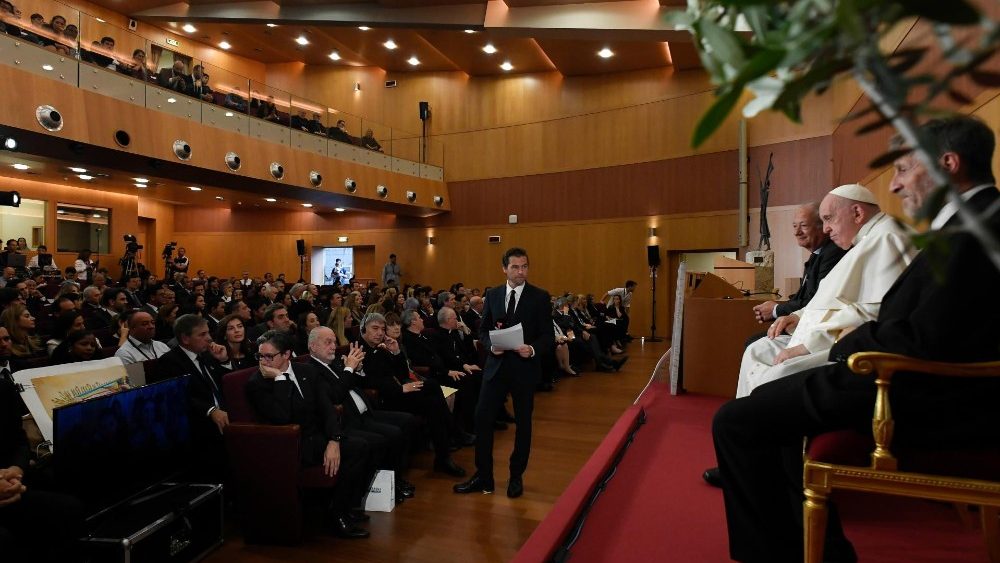 Encuentro del Papa Francisco con los participantes en el primer Congreso Mundial de las Ciudades Eco-educativas promovido por Scholas el 25 de mayo de 2023.