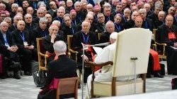 Ferenc pápa az olasz szinodális út egyházmegyei referenseivel a Vatikánban