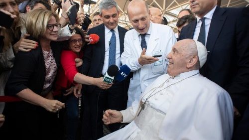Pope Francis returns to Vatican after discharge from hospital
