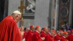 Papež František při liturgii ve Vatikánské bazilice