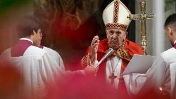 البابا يحتفل بالذبيحة الإلهية في عيد القديسين بطرس وبولس