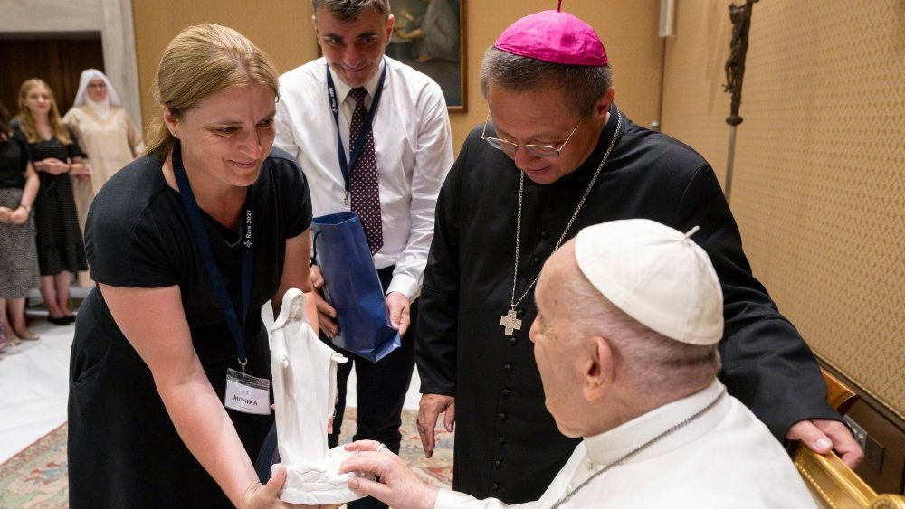 Папа падчас аўдыенцыі з удзельнікамі польскага касцёльнага руху "Святло-Жыццё" 