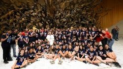 教宗接見梵蒂岡夏令營學員