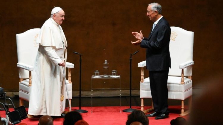 Papež František při svém prvním veřejném vystoupení v Portugalsku