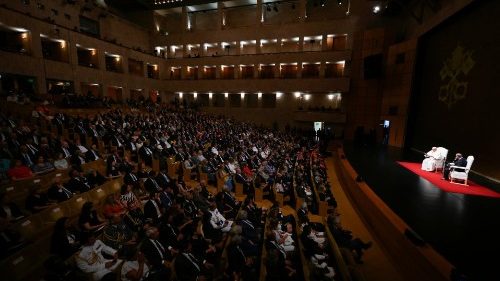 교황, 리스본 첫 연설 “전쟁의 불을 진압하고 희망의 불을 지피는 유럽을 꿈꿉니다”