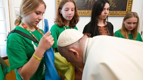 Pope Francis meets with several young Ukrainian pilgrims