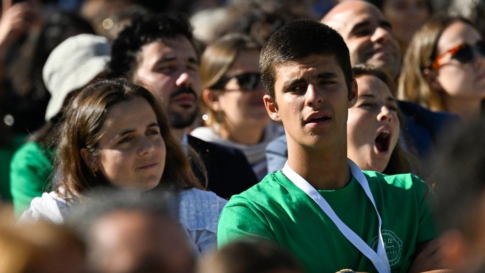 Папа на сустрэчы са студэнтамі Партугальскага Каталіцкага ўніверсітэта