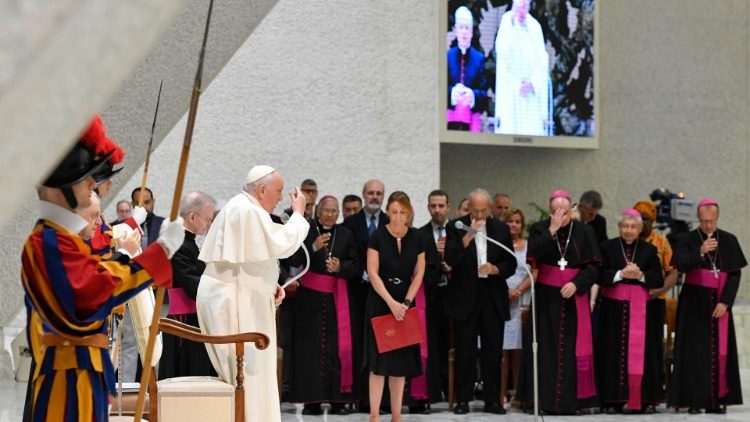 Հրապարակային ունկնդրութիւն