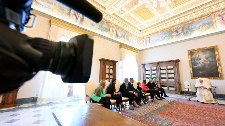 Samedi 26 aoüt, François a reçu une délégation du prix de journalisme italien "C'est du journalisme". 