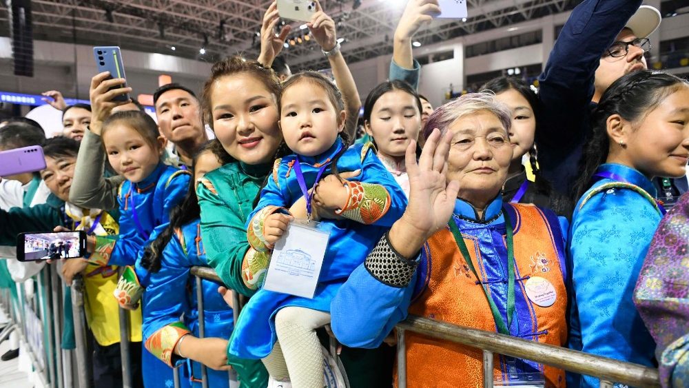 Святая Імша на Стэпавай арэне ва Улан-Батары