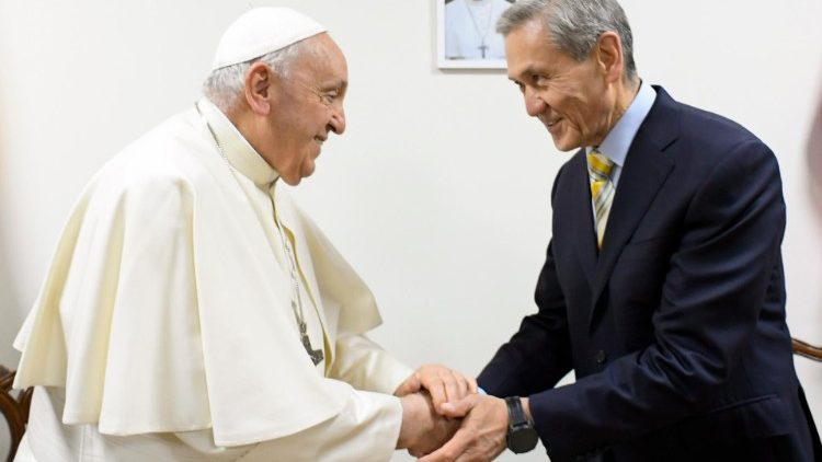 Freundlicher Austausch zwischen Franziskus und Nambar Enkhabayar am Montagmorgen