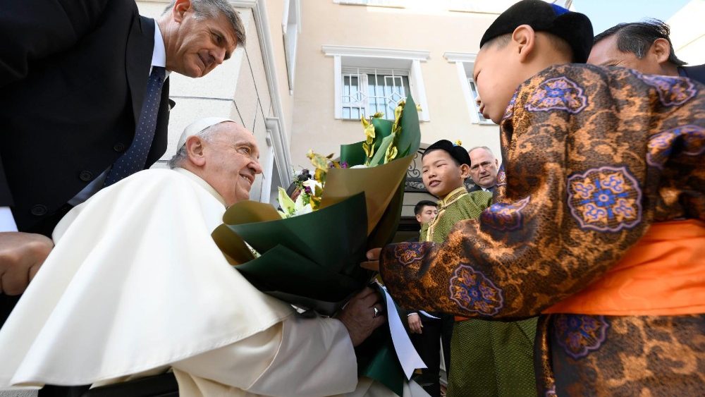 2023.09.04Viaggio Apostolico in Mongolia - Incontro con gli operatori della carita'