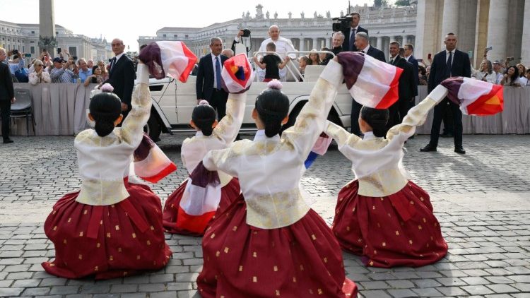 Una danza in onore del Papa