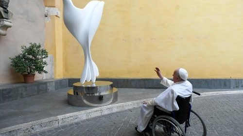 Papst aus Krankenhaus an K&uuml;nstler: Dank f&uuml;r Sch&ouml;nheit und Gebete