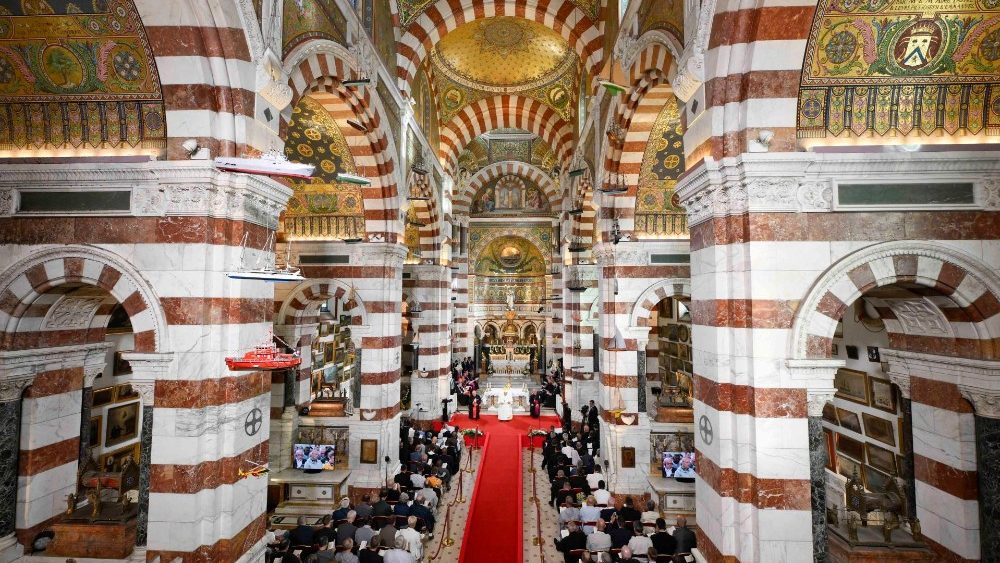Popiežius Sargybos Dievo Motinos – „Notre Dame de la Garde“ bazilikoje