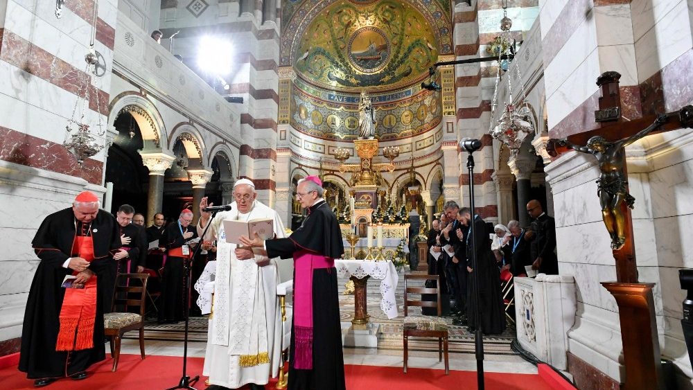 2023.09.22 Viaggio a Marsiglia - Preghiera Mariana con il Clero Diocesano nella Basilica di Notre-Dame-de-la-Garde