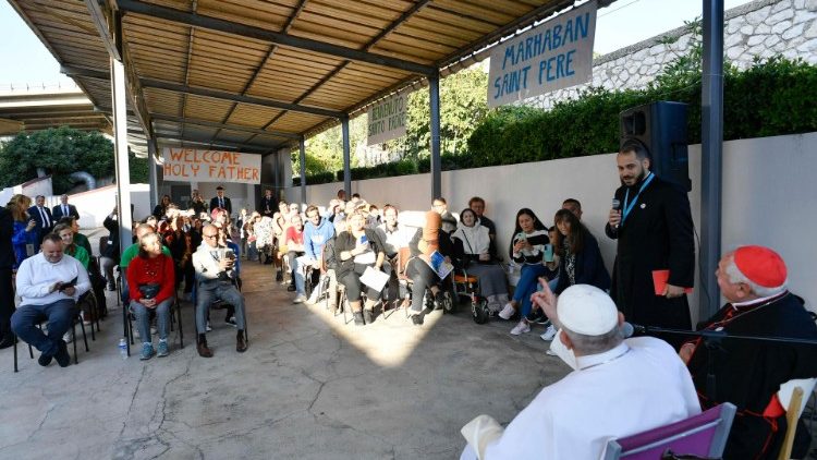 Papa u kući Misionarki ljubavi na susretu sa siromašnima